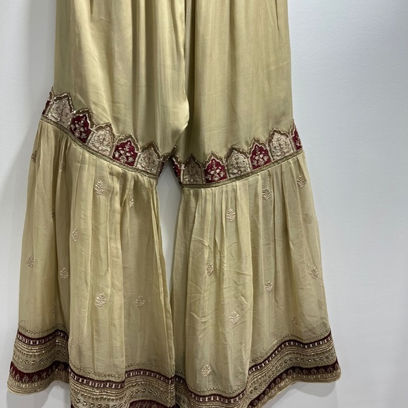 Desi clothes - Picture 3 of 5